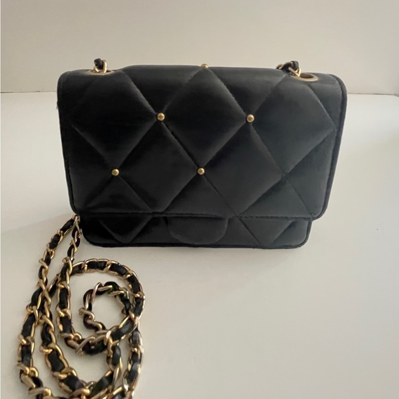 Black leather quilted shoulder bag - Picture 1 of 10